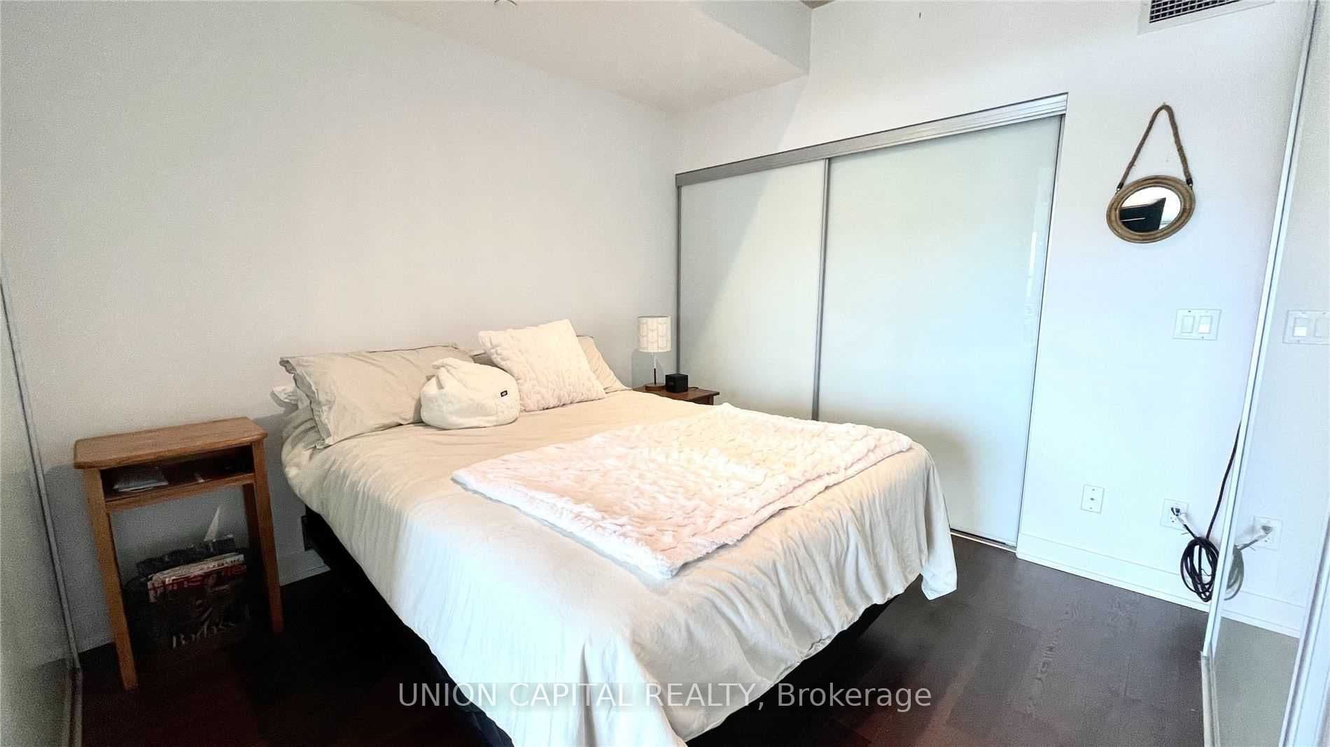 1190 Dundas Street E #707 3