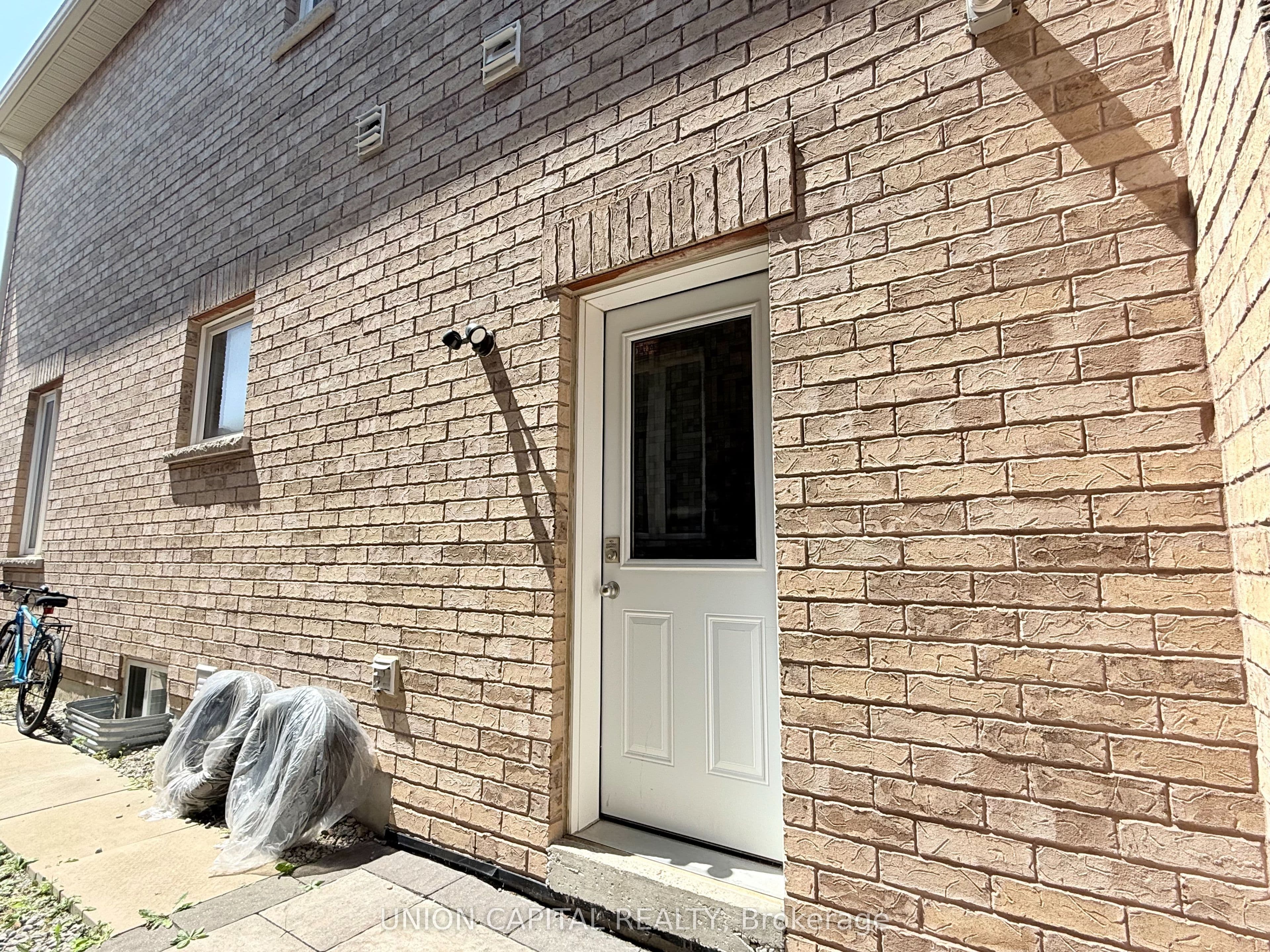 849 William Lee Avenue #Bsmt 2