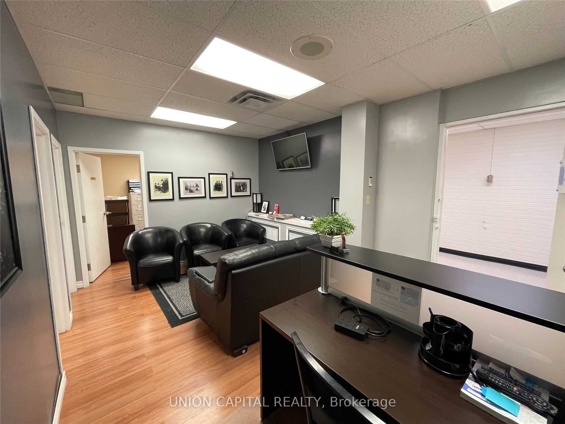 10211 Yonge Street #205 3