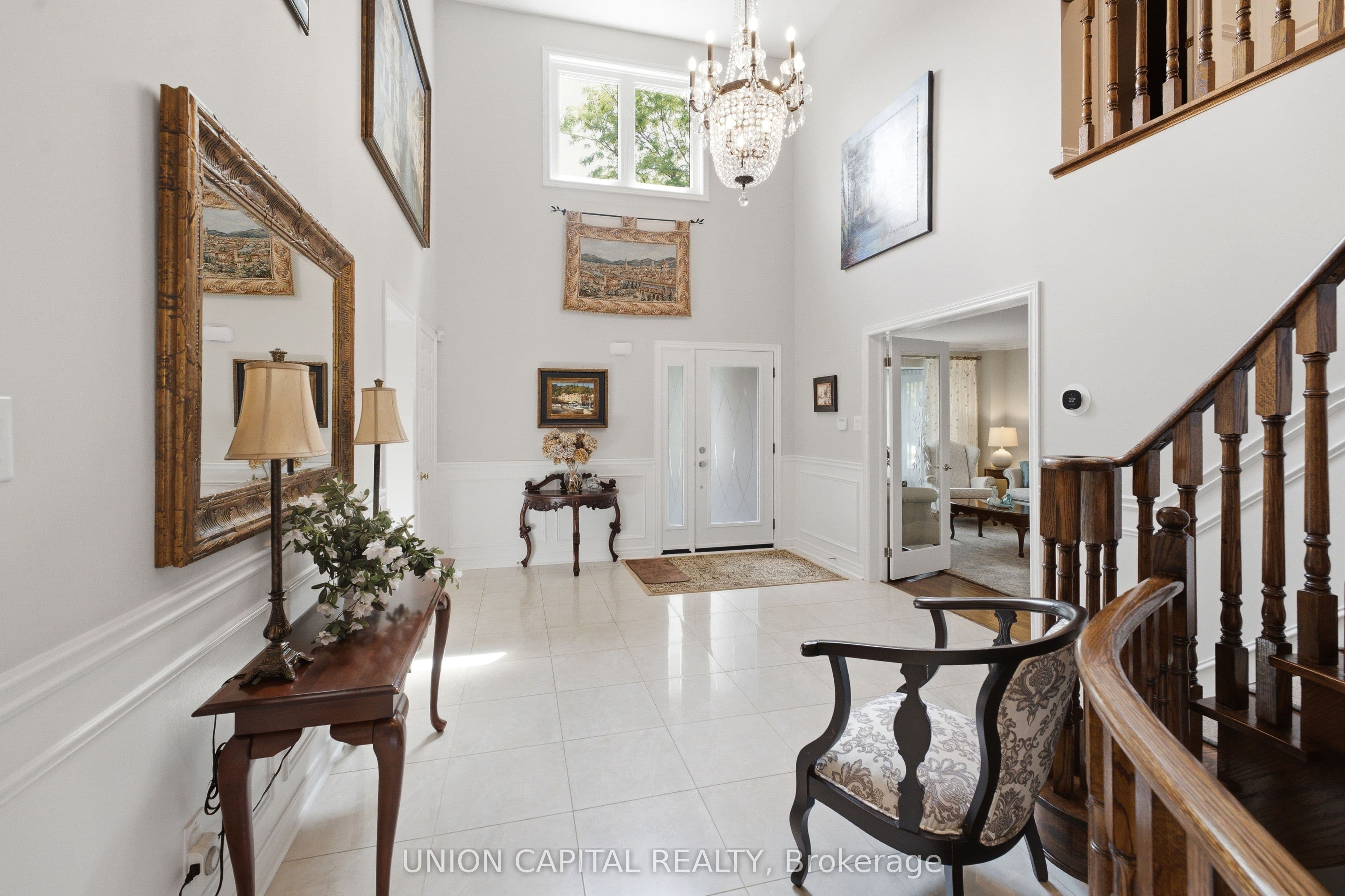 10 Myers Boulevard 4